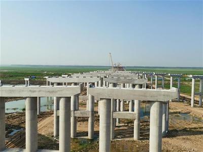 武漢段府河大橋獲評(píng)“交通工程示范工地”，樹立行業(yè)建設(shè)新標(biāo)桿